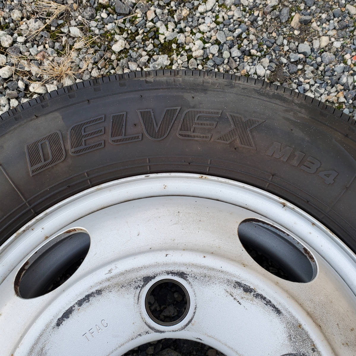 ★送料無料★ 【１本のみ】2018年製造 トーヨー DELVEX M134 205/70R16 111/109L LT トピー工業 16×5.5 ホイールセット_画像3