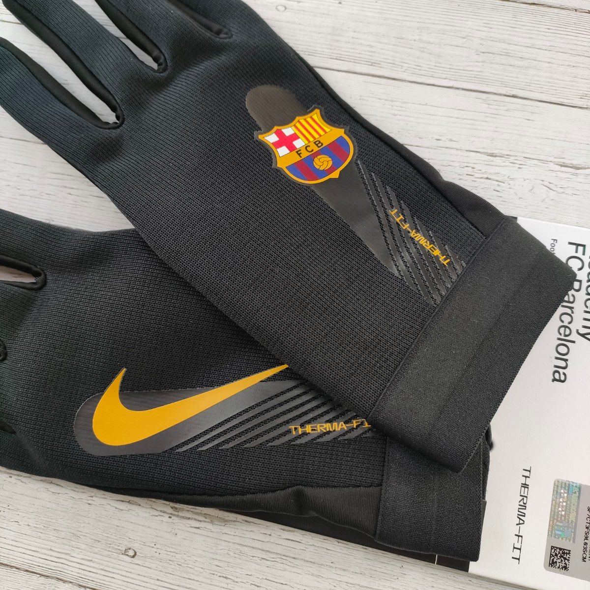 【Lサイズ】ナイキ　NIKE　BLACK　ブラック　バルセロナ　タッチスクリーン　グローブ　手袋　防寒対策　スポーツ　サッカー