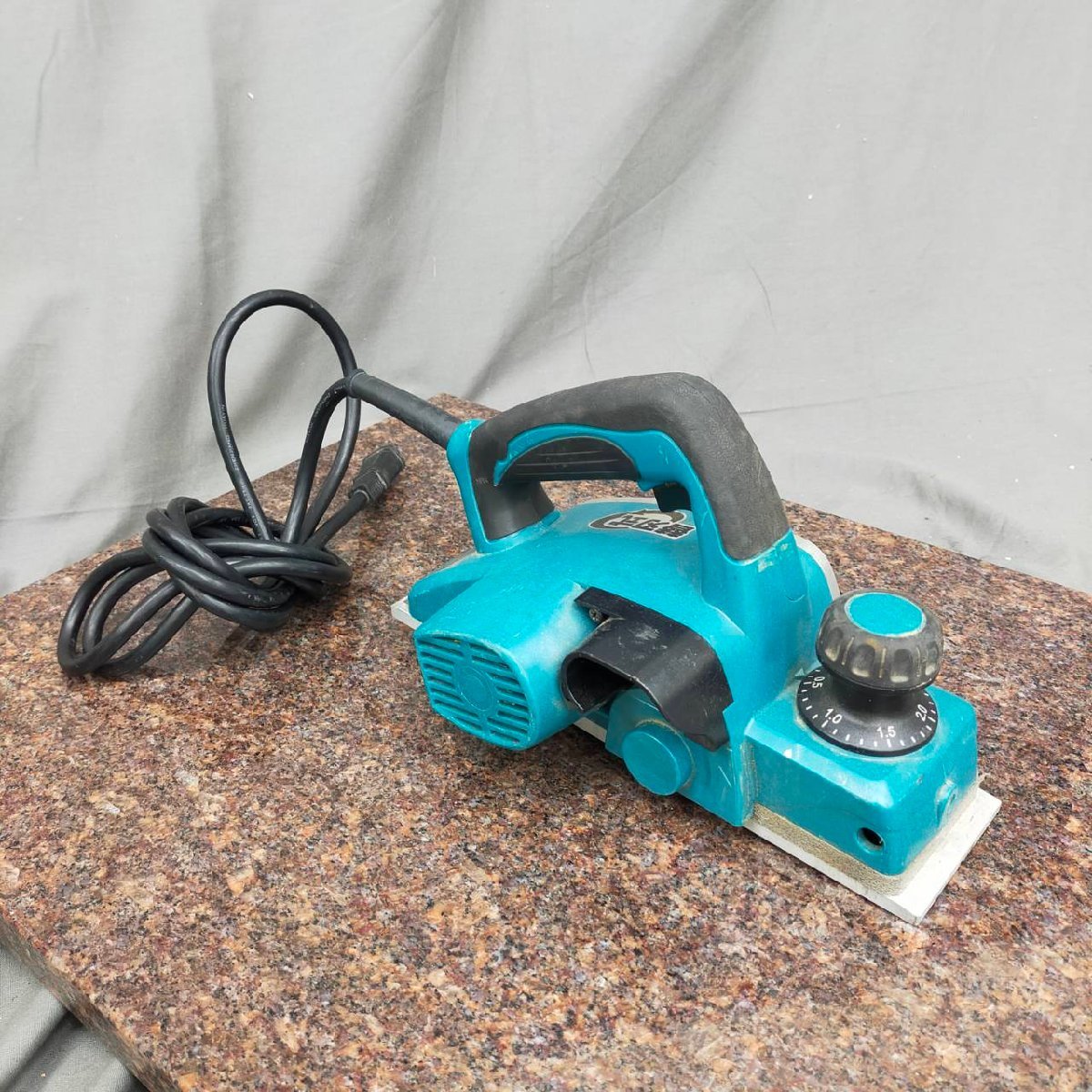 T5929＊【中古】makita マキタ KP0800A 電気カンナ_画像1