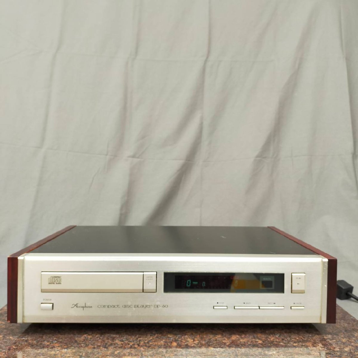 T6148＊【現状品】Accuphase アキュフェーズ DP-60 CDプレイヤー_画像2