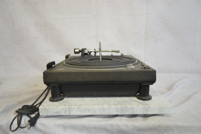 K●【現状品】Technics sl-1350 テクニクス ターンテーブル/レコードプレーヤー_画像6