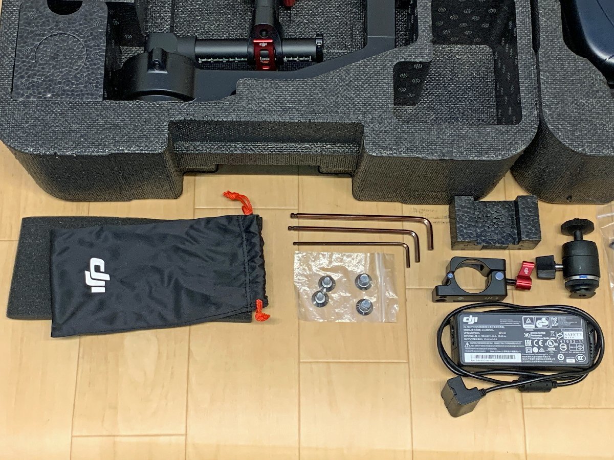 【中古品】DJI　カメラジンバル　Ronin　R-16　NDJ6　ハンドヘルド式　3軸（13223121620413TH）_画像5