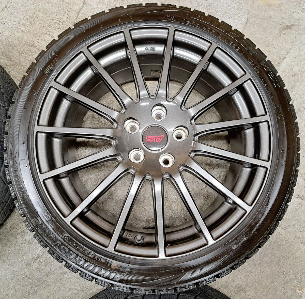 【極上品】スバル WRX STI 純正オプション ホイールタイヤ ブリヂストン ブリザックVRX スタッドレス 245/40R18 VAB 8.5J 114.3 レヴォーグ_画像5