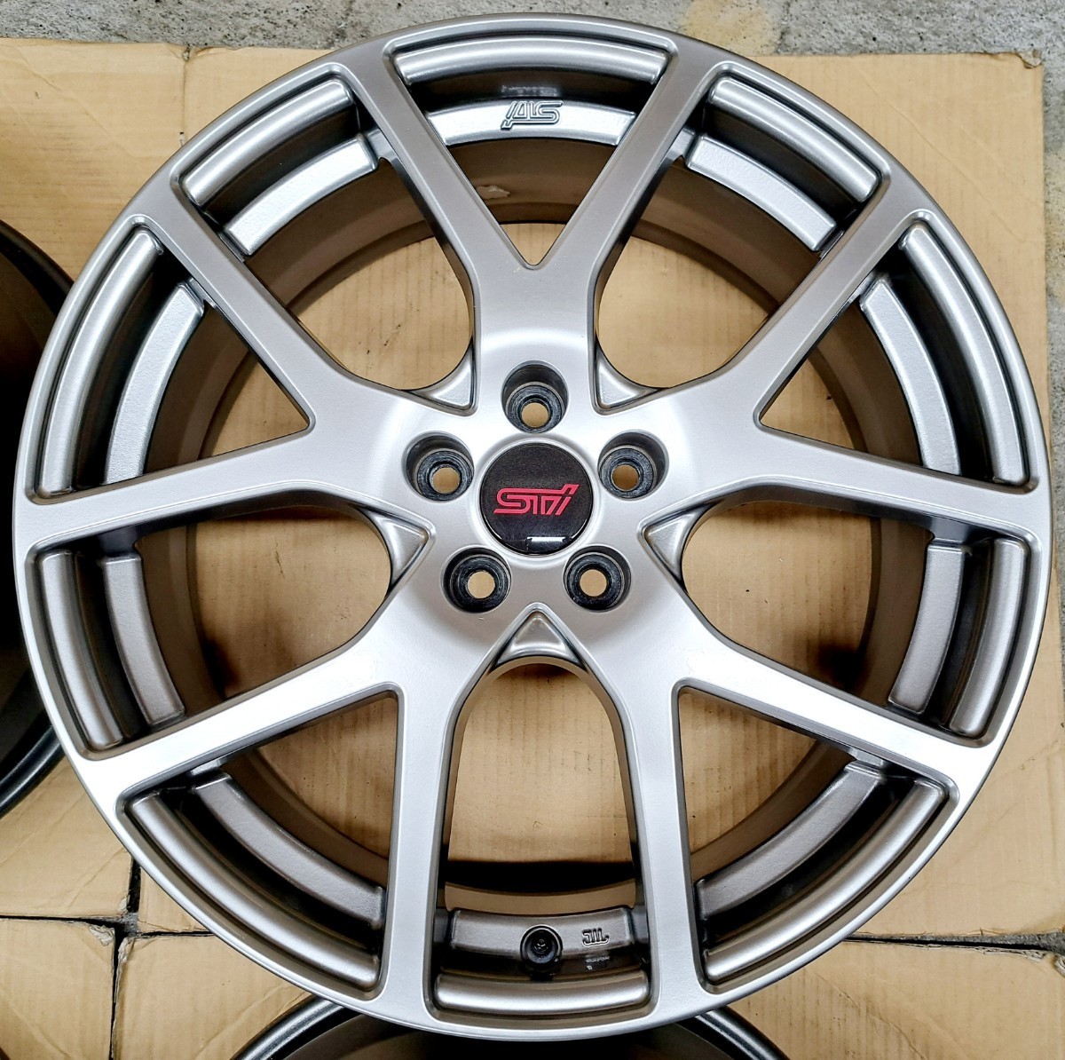 【超極上品】スバル XV STI 純正 オプション 18インチ ホイール 4本 インプレッサスポーツ エクシーガ フォレスター レガシィ PCD100 7.0J の画像5