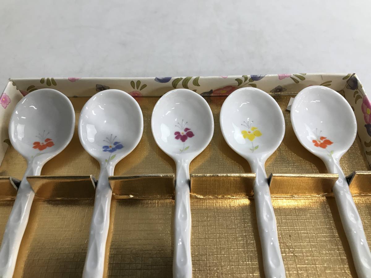 HG5639 hand ... ceramics spoon floral print 5 pcs set ceramics spoon ceramics made spoon size width approximately 4.5. length approximately 17. box equipped 