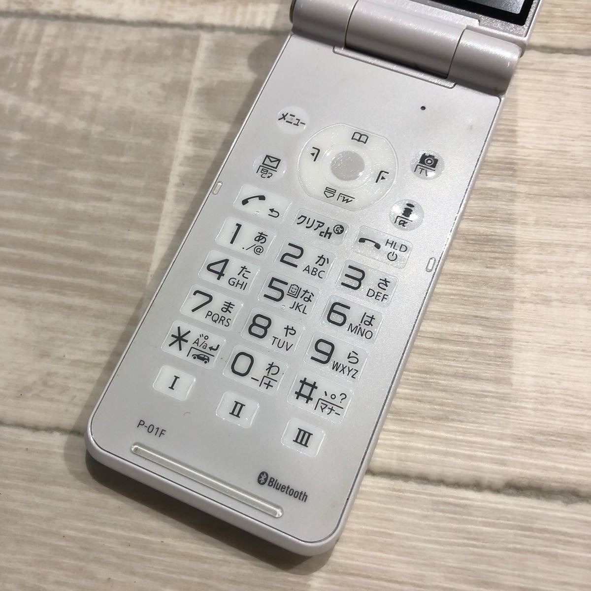 docomo ドコモ Panasonic パナソニック P-01F ガラケー 携帯電話 利用制限○ 白 ホワイト_画像3