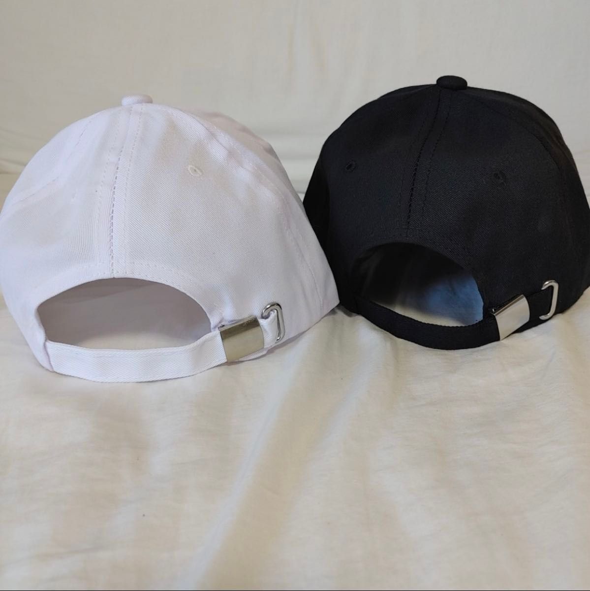 キャップ 帽子 レディース メンズ 白 ホワイト 黒 ブラック 韓国 ロゴ ペア　韓国ファッション　おそろい　ペアルック　