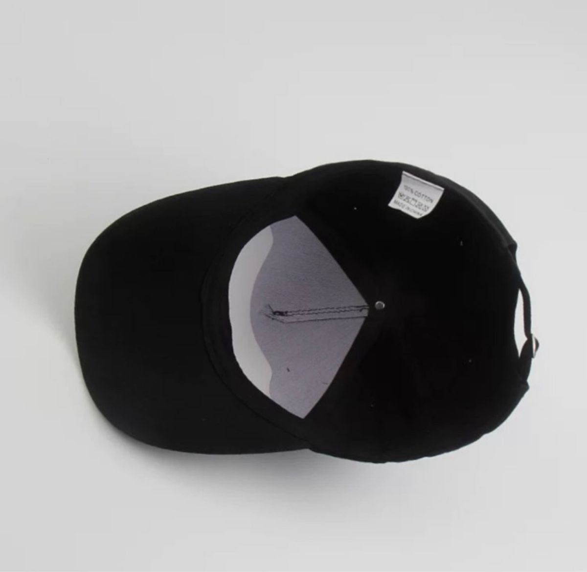 キャップ 帽子 レディース メンズ 白 ホワイト 黒 ブラック 韓国 ロゴ ペア　ペアルック　お揃い　カップル　韓国ファッション