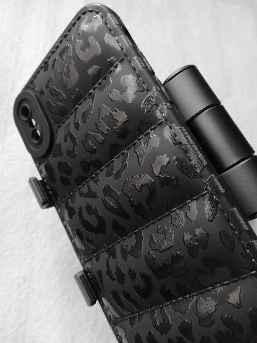 iPhone X/XS 用ケース 豹柄ブラック ダウンジャケットデザイン