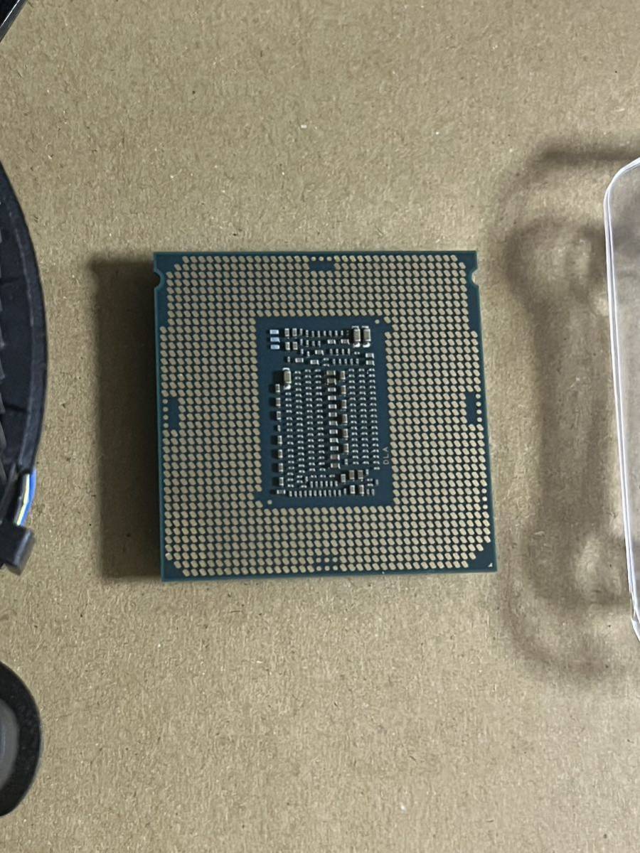 動作品 Intel Core i7-9700/8コア/8スレッド/3.00GHz/LGA1151 第9世代 Coffee Lake-R インテル CPU 即時支払いできる方限定 特価！_画像4