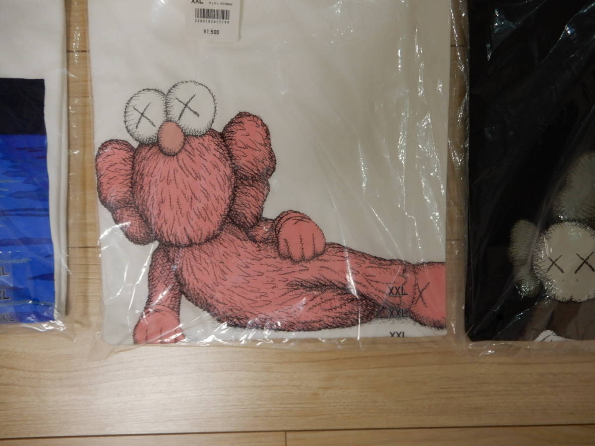 UNIQLO×KAWS コラボ TEE / SIZE:XXL 　３枚セット_画像6