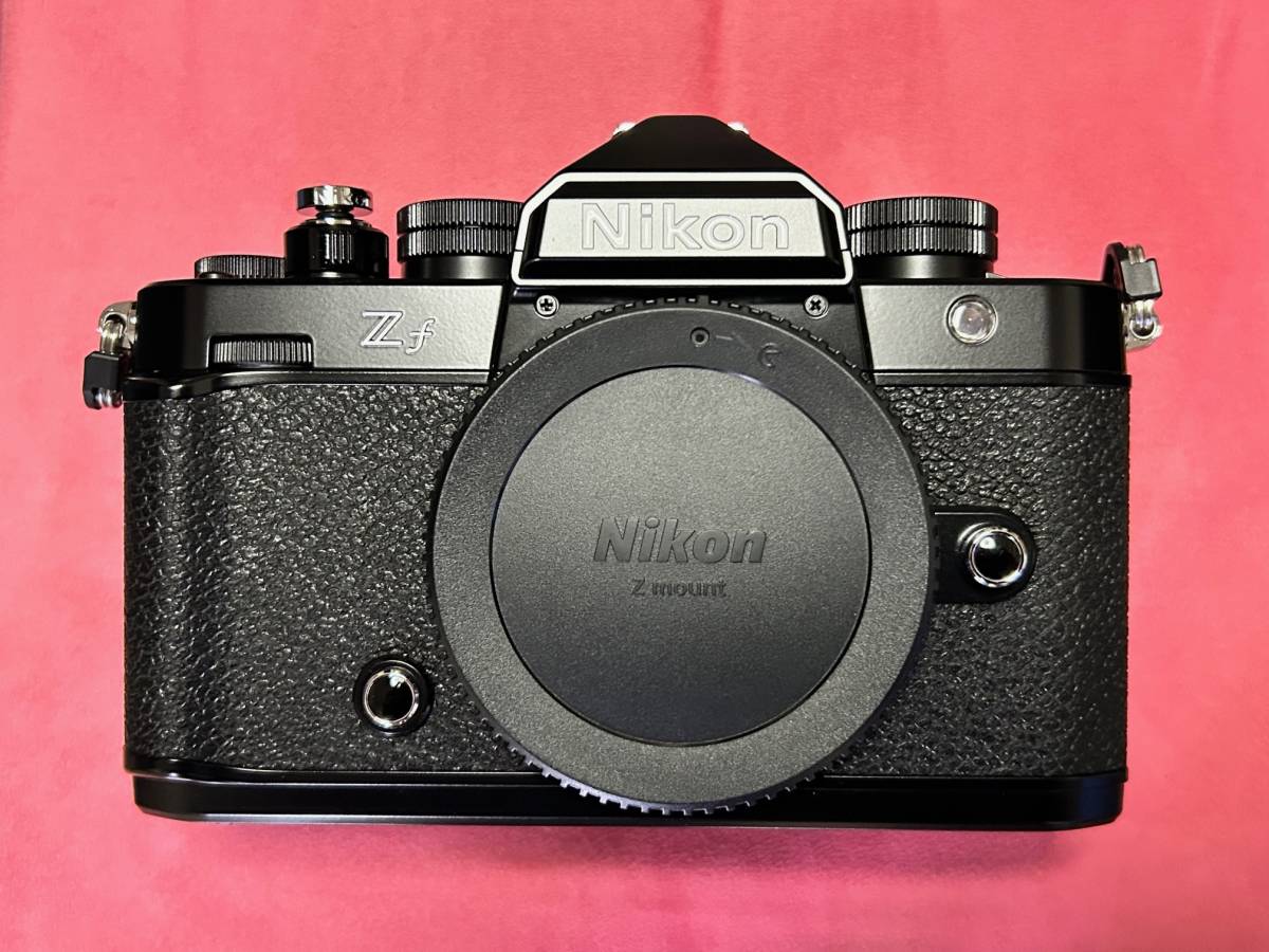 Nikon Zf 40mm f/2(SE) レンズキット ショット数95枚 純正グリップ SDカード 予備バッテリー など、高額なオマケ多数_画像4