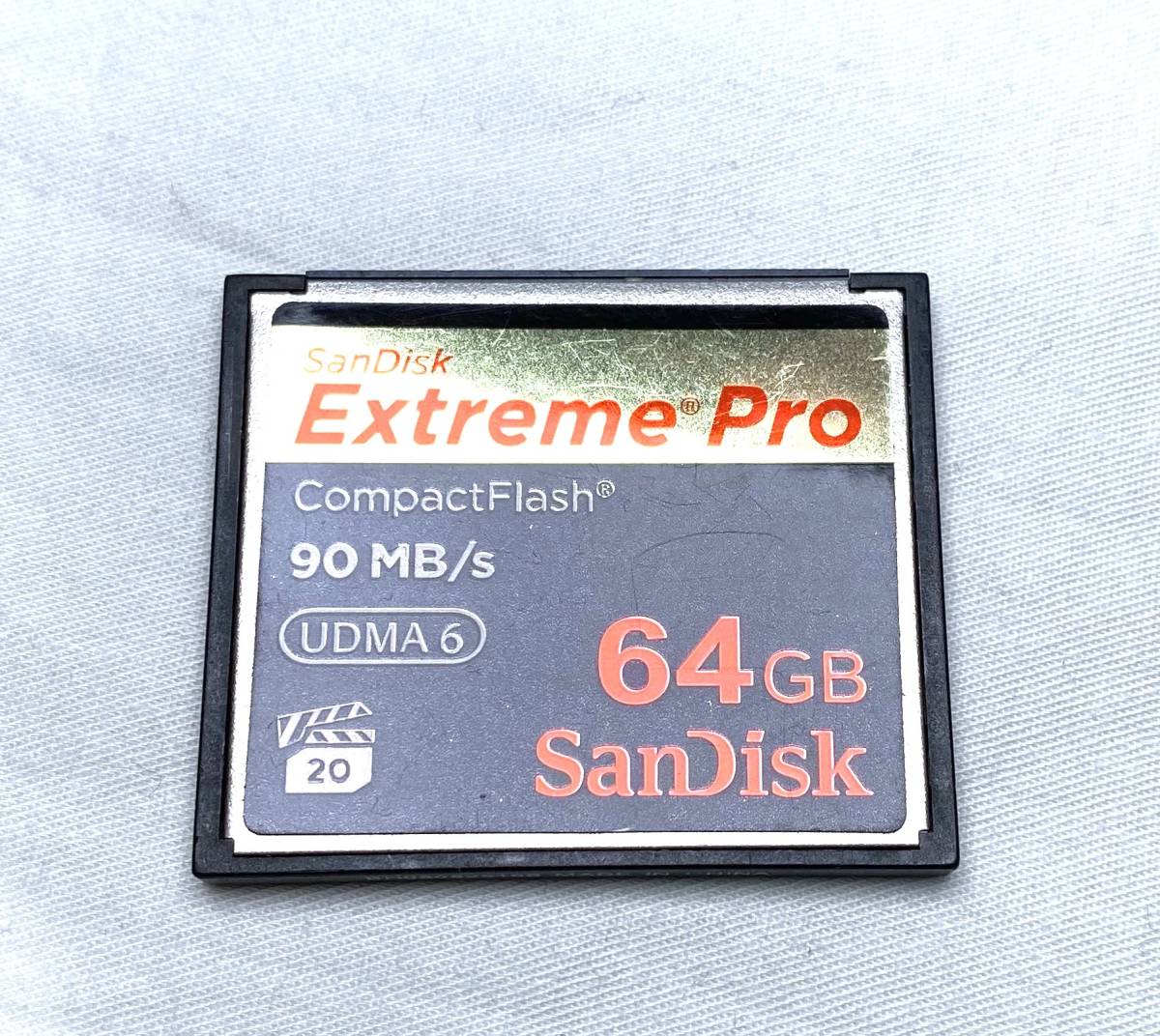 送料無料　SanDisk　Extreme Pro　コンパクトフラッシュ　64GB　プラケース付き_画像1