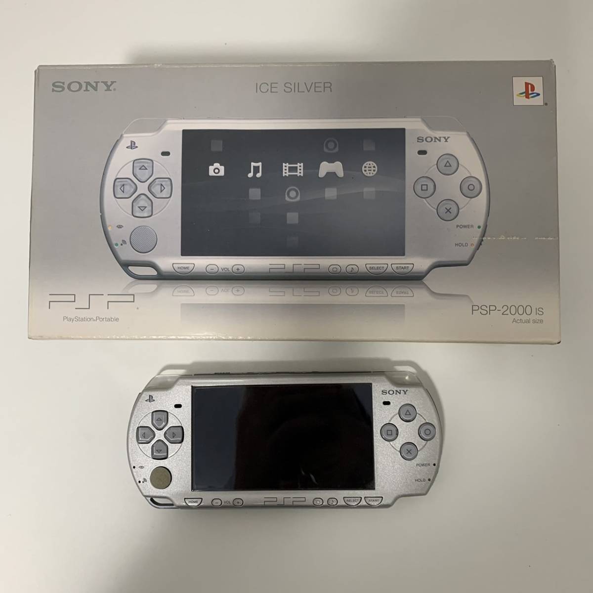 ★動作確認済み★ PSP本体（PSP-2000 IS/アイスシルバー） PSP 箱あり　説明書付き　_画像1