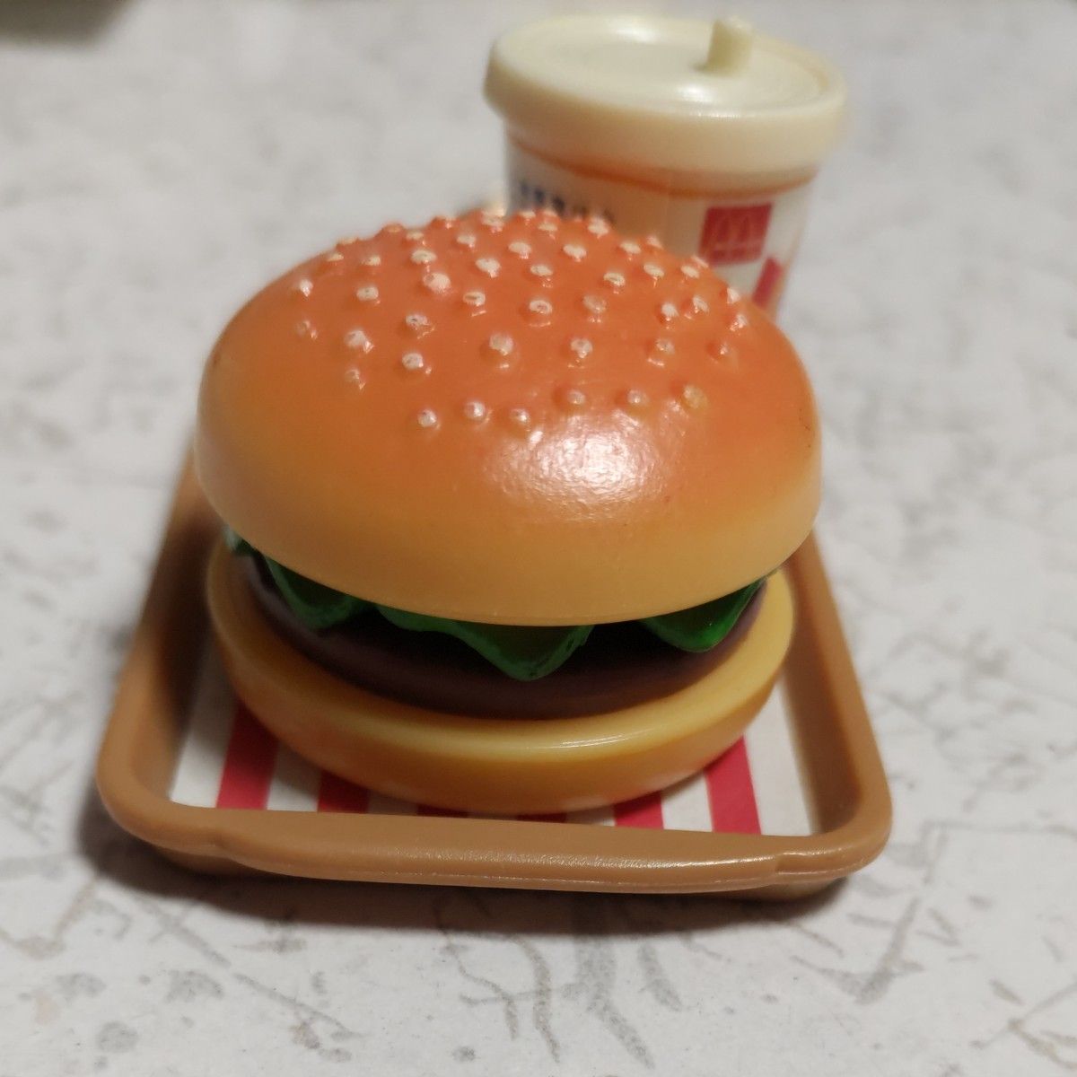 マクドナルド　ハンバーガー　キーホルダー　　　　レトロ　（おまけにコーヒーマグネット）