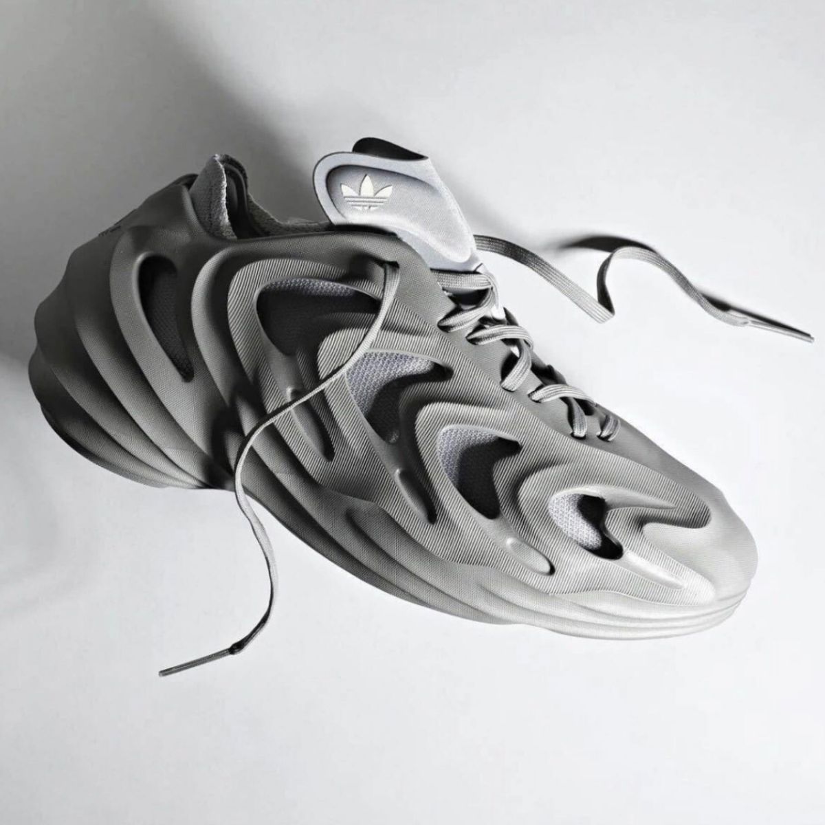 【新品】レア！ adidas originals adiFOM Q アディフォーム グレー 26.0cm 外箱付き 即納