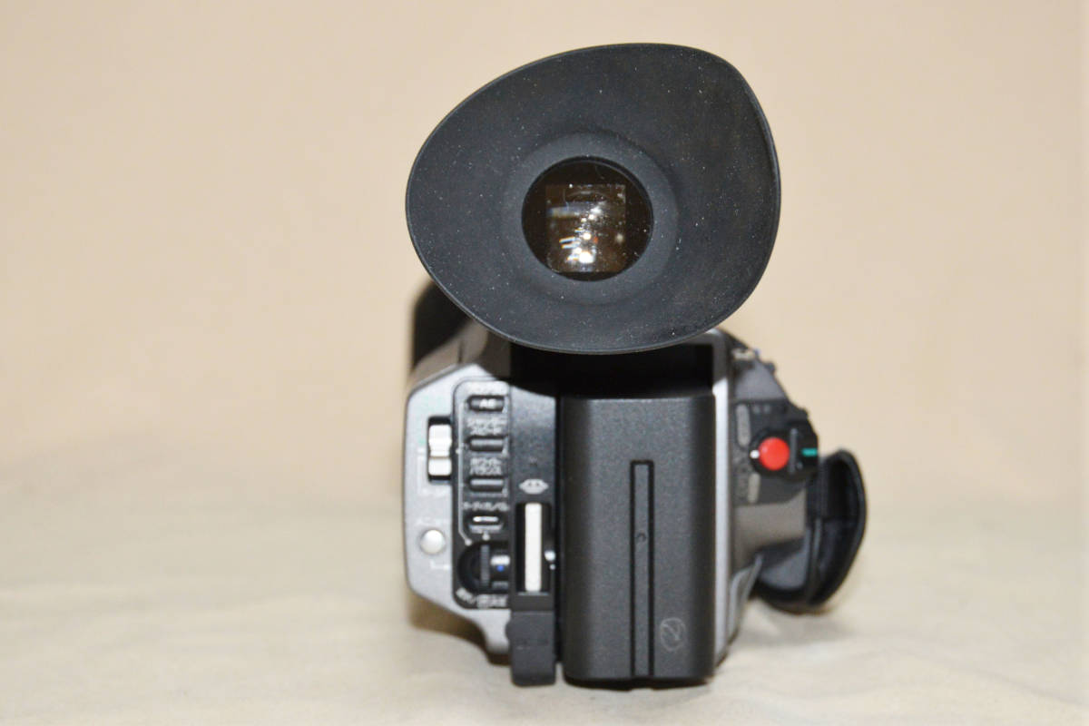 SONY　3CCD高画質・高機能ビデオカメラ DCR-VX2100 と付属品一式_画像7