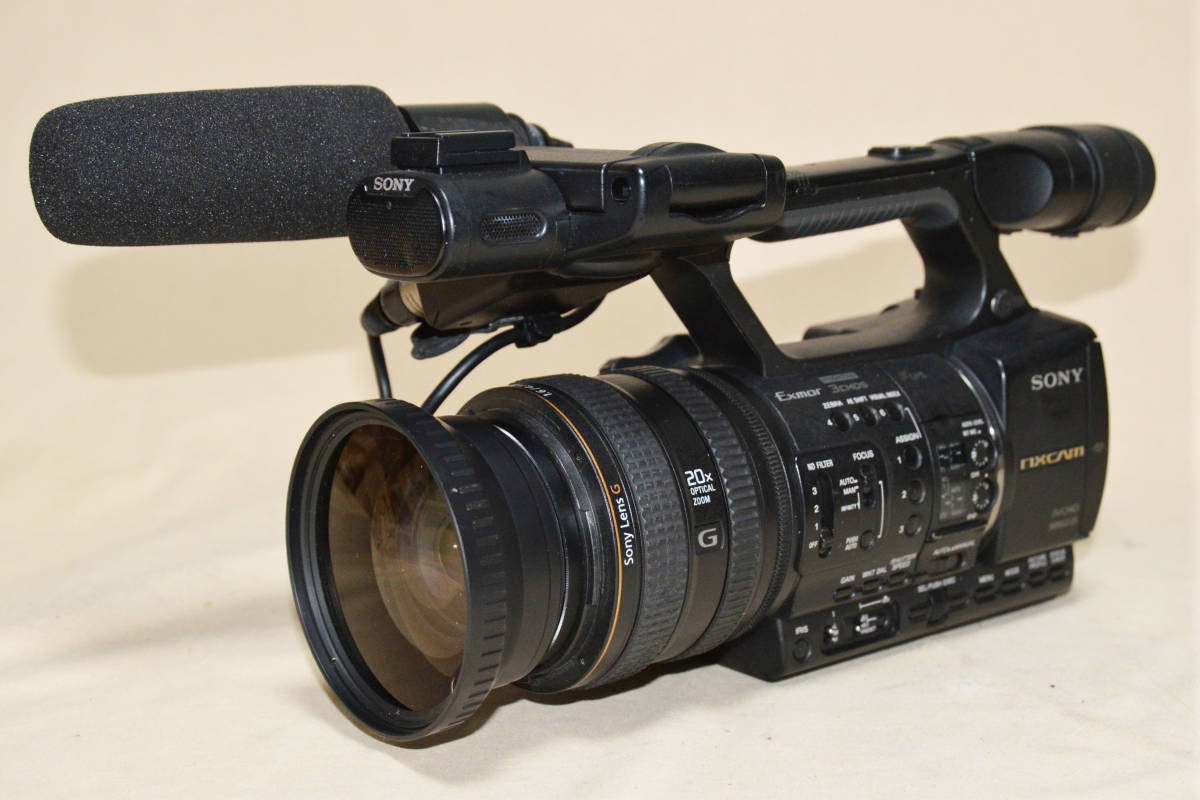 SONY業務用メモリー記録ビデオカメラ　HXR-NX5Ｊ　と付属品一式_ワイコンを装着