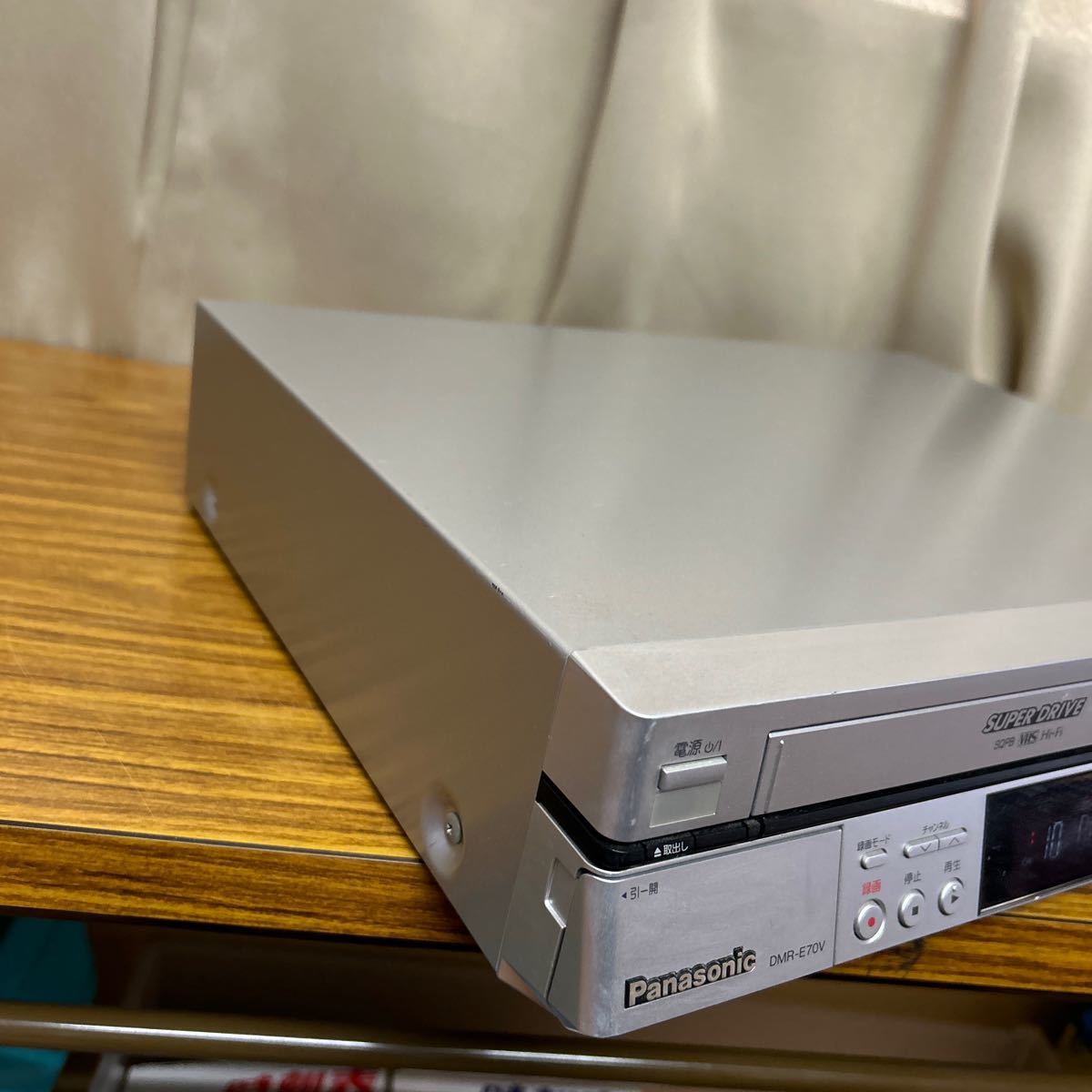 Panasonic 簡単ダビング VHS+DVDレコーダー　DMR-E70V/140_画像4