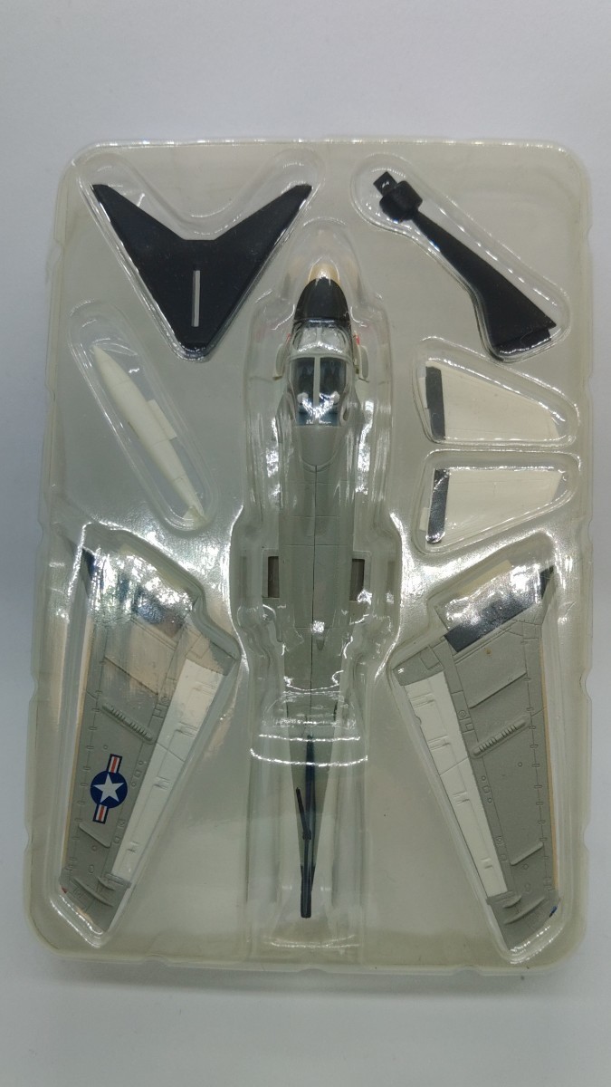 エフトイズ 艦載機コレクション A-6 A-6E イントルーダー b F-TOYS 1/144 食玩 プラモデル 戦闘機_画像1