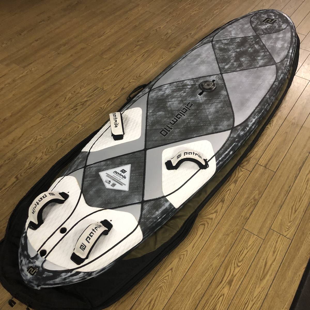 [ used board ]Patrick [slalom 110] windsurfing board case attaching shop front transactions limitation shipping not possible.