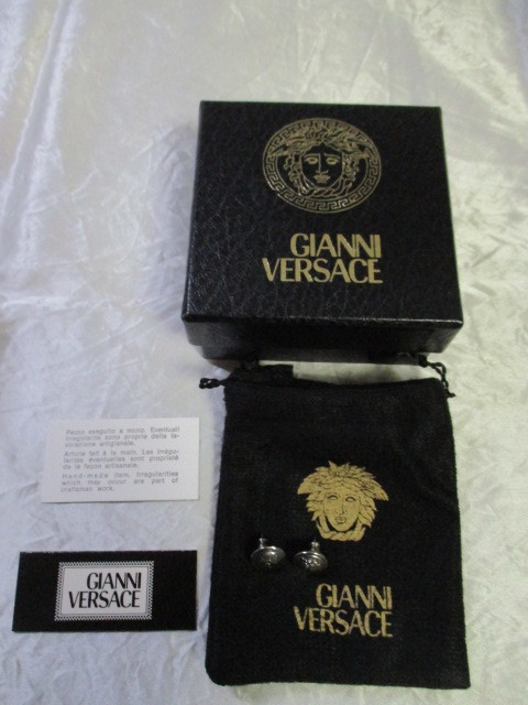 GIANNI VERSACE ヴェルサーチ 丸型メドゥーサ模様ピアス （USED120923_画像6