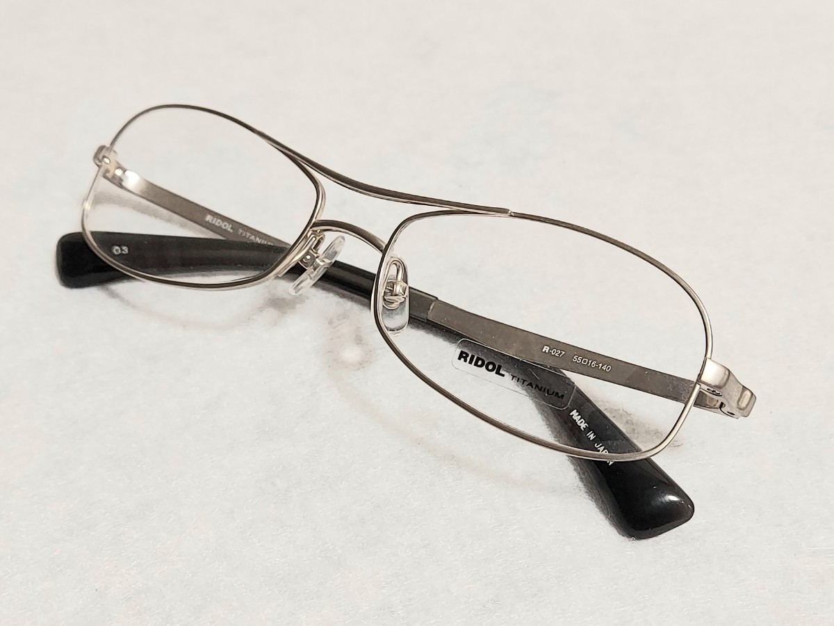 新品　RIDOL TITANIUM リードルチタニウム　日本製　ブランド　メガネ　めがね　フルリム　チタン　軽い　高級感　上品　薄いゴールド_画像5