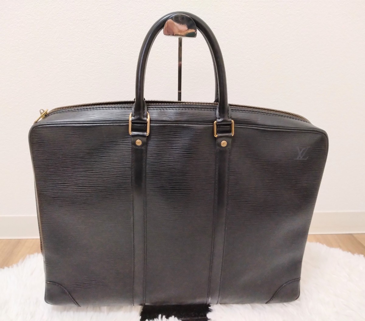 ルイヴィトン ポルトドキュマン エピ ビジネスバッグ 25021208 【公式