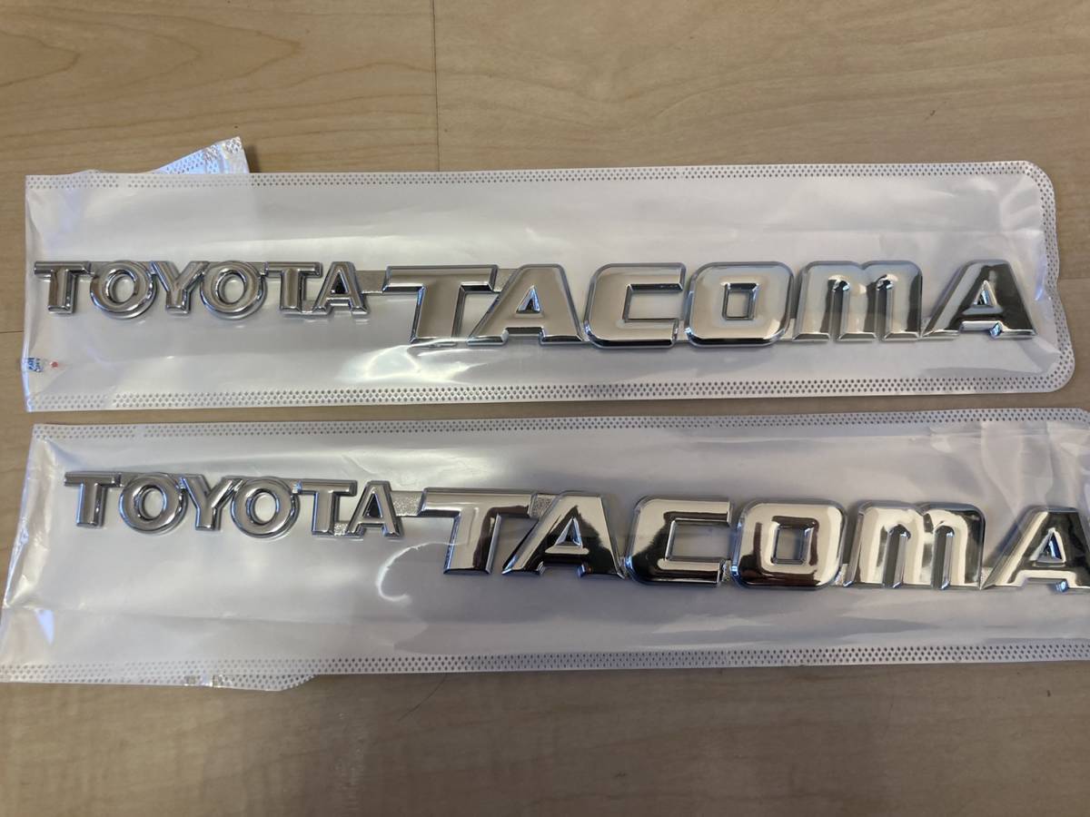 TOYOTA トヨタ TACOMA タコマ フロント ドア エンブレム 左右 新品未使用_画像1