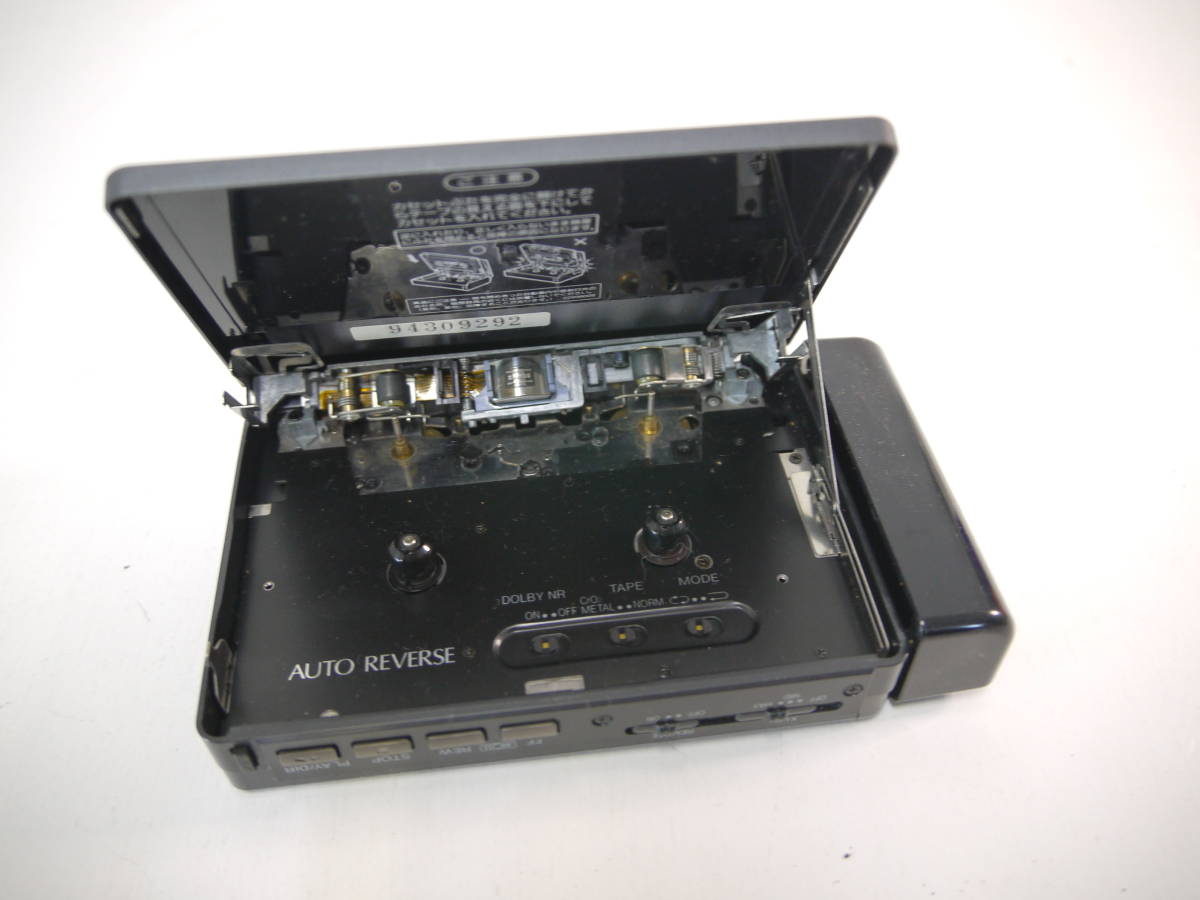 546 TOSHIBA WALKY KT-G710 東芝 カセットプレーヤー ポータブルカセットプレーヤー リモコン付 現状品_画像5