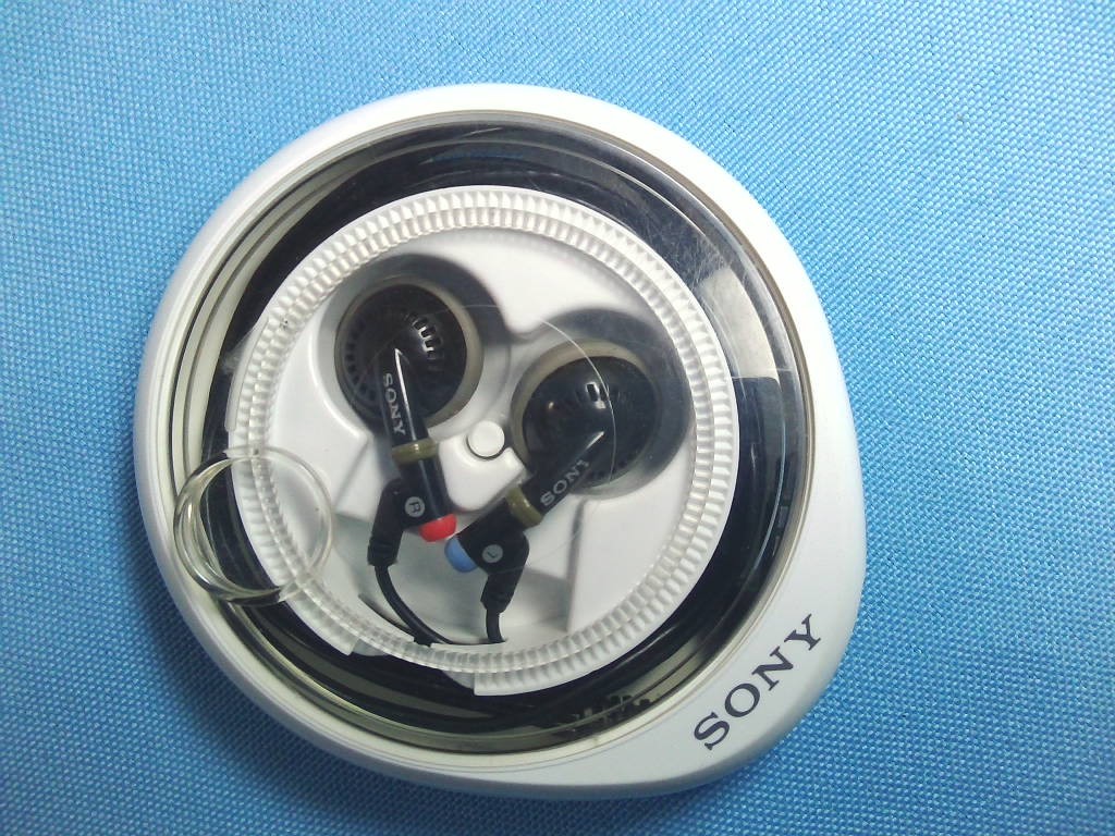 レア★SONY 純正　イヤホン　MDR-E212 　3.5mmステレオミニプラグ★動作品_画像1