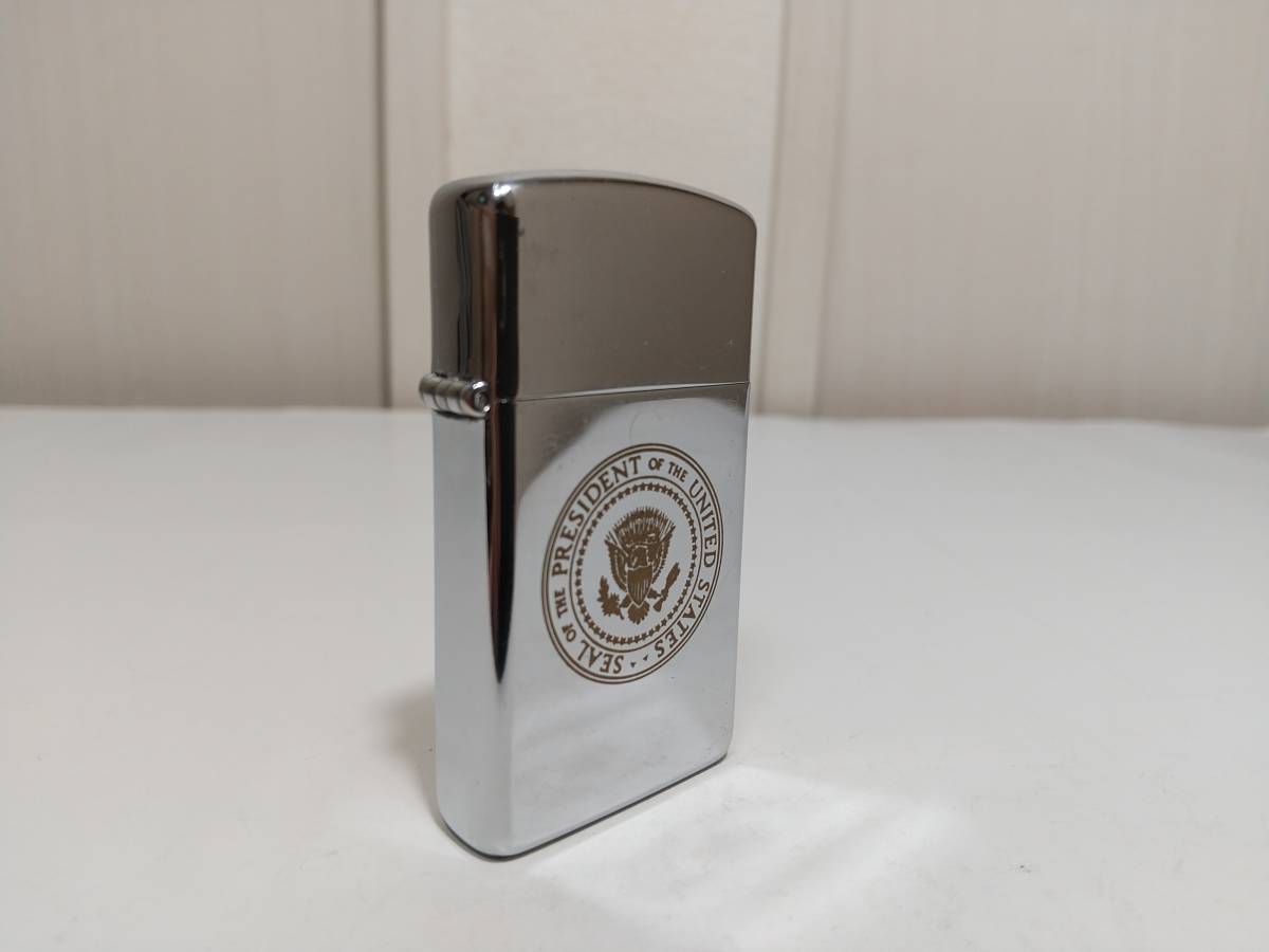 1986年11月製造ビンテージZIPPO★アメリカ合衆国大統領章 SEAL OF THE PRESIDENT OF THE UNITED STSTES エッチング★SLIM 使用品 VINTAGE_画像1