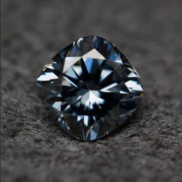 ラボ クッションカット グレーダイヤモンド 0.6ct 宝石 輝き 高品質 宝石シリーズ スクエア形状 モアッサナイト 証明書付 C710