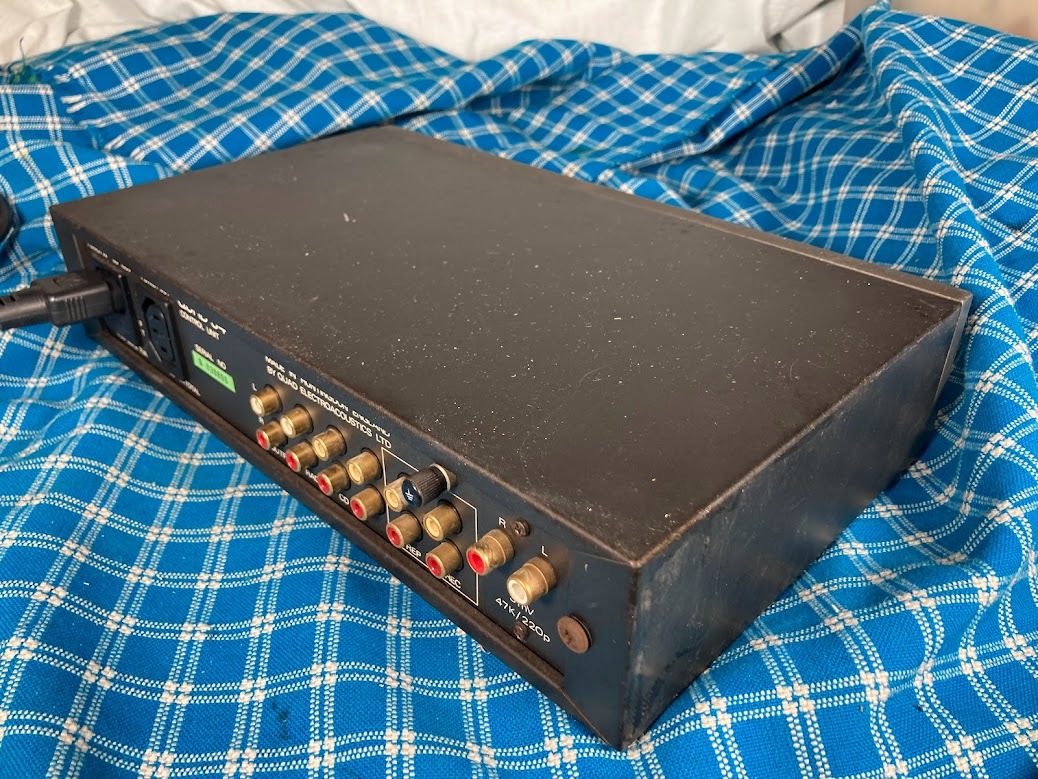 QUAD 34 プリアンプ 完動品 【3ヶ月保証】1982年11月発売 QUAD 34 プリアンプ 完動品 【3ヶ月保証】1982年11月発売