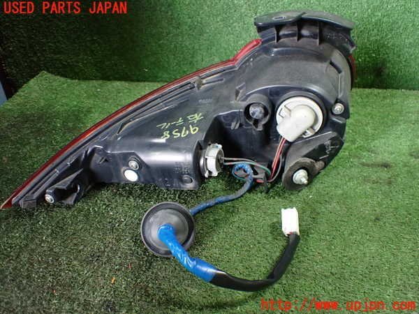 1UPJ-97581530]ロードスター(ND5RC)右テールランプ 中古_画像3