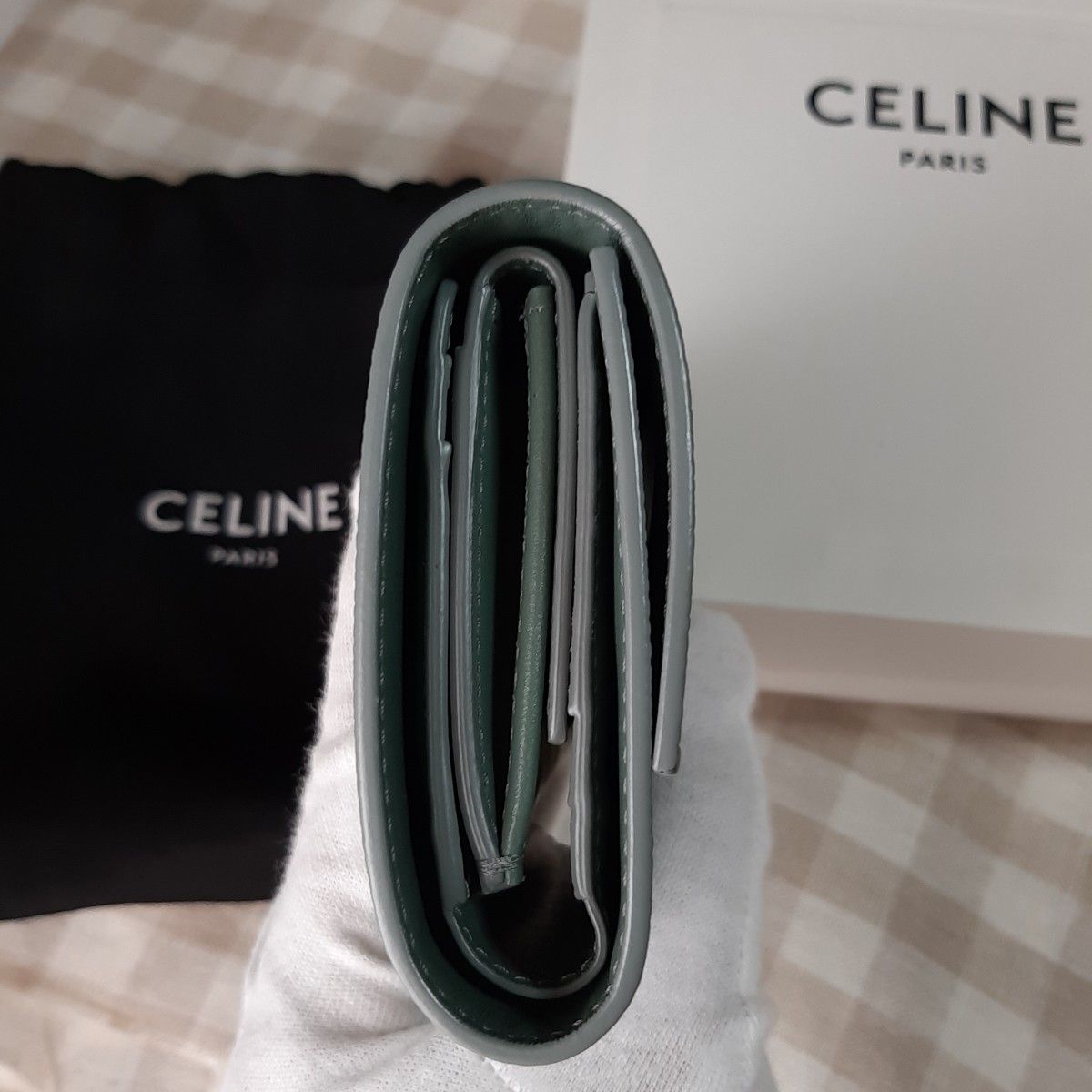藤田ニコルさん愛用 【極美品】激レア CELINE トリフォールド 藤田ニコルさん愛用 【極美品】激レア CELINE トリフォールド