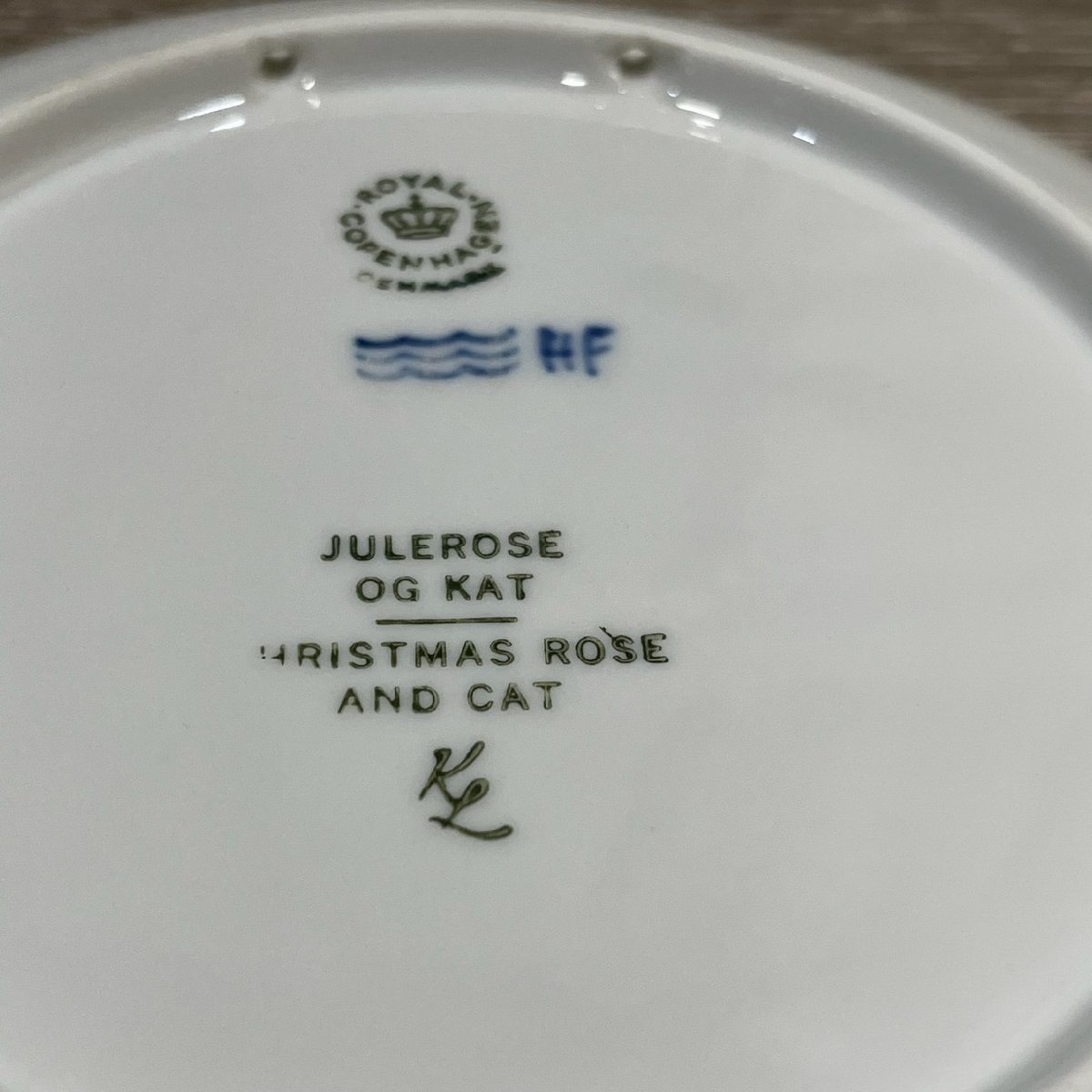 8269 ロイヤルコペンハーゲン Royal Copenhagen イヤープレート 1970年 『クリスマスローズと猫』北欧 デンマークの画像3