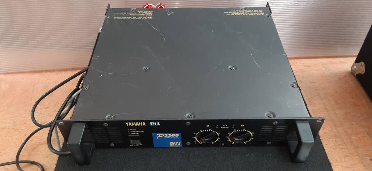 ★送料無料　YAMAHA　P3200　ハードケース付　power amplifier　ヤマハ　パワーアンプ　業務用　取扱説明書付　430W　×2ｃh　4Ω　動作OK_画像5