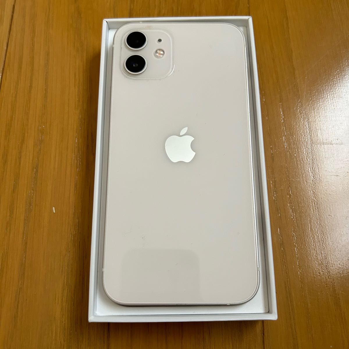 iPhone12 スマホ本体 付属品付き ホワイト SIMフリー 64GB iPhone12 スマホ本体 付属品付き ホワイト SIMフリー 64GB