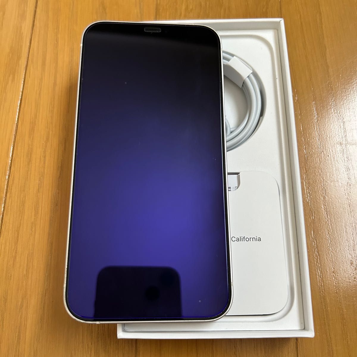 iPhone12 スマホ本体 付属品付き ホワイト SIMフリー 64GB iPhone12 スマホ本体 付属品付き ホワイト SIMフリー 64GB