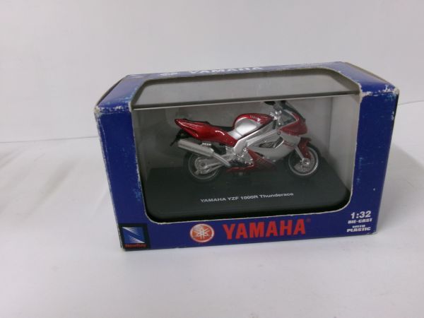 ★希少 ニューレイジャパン 1:32 ヤマハ YAMAHA YZF1000R Thunderace_ネジ固定