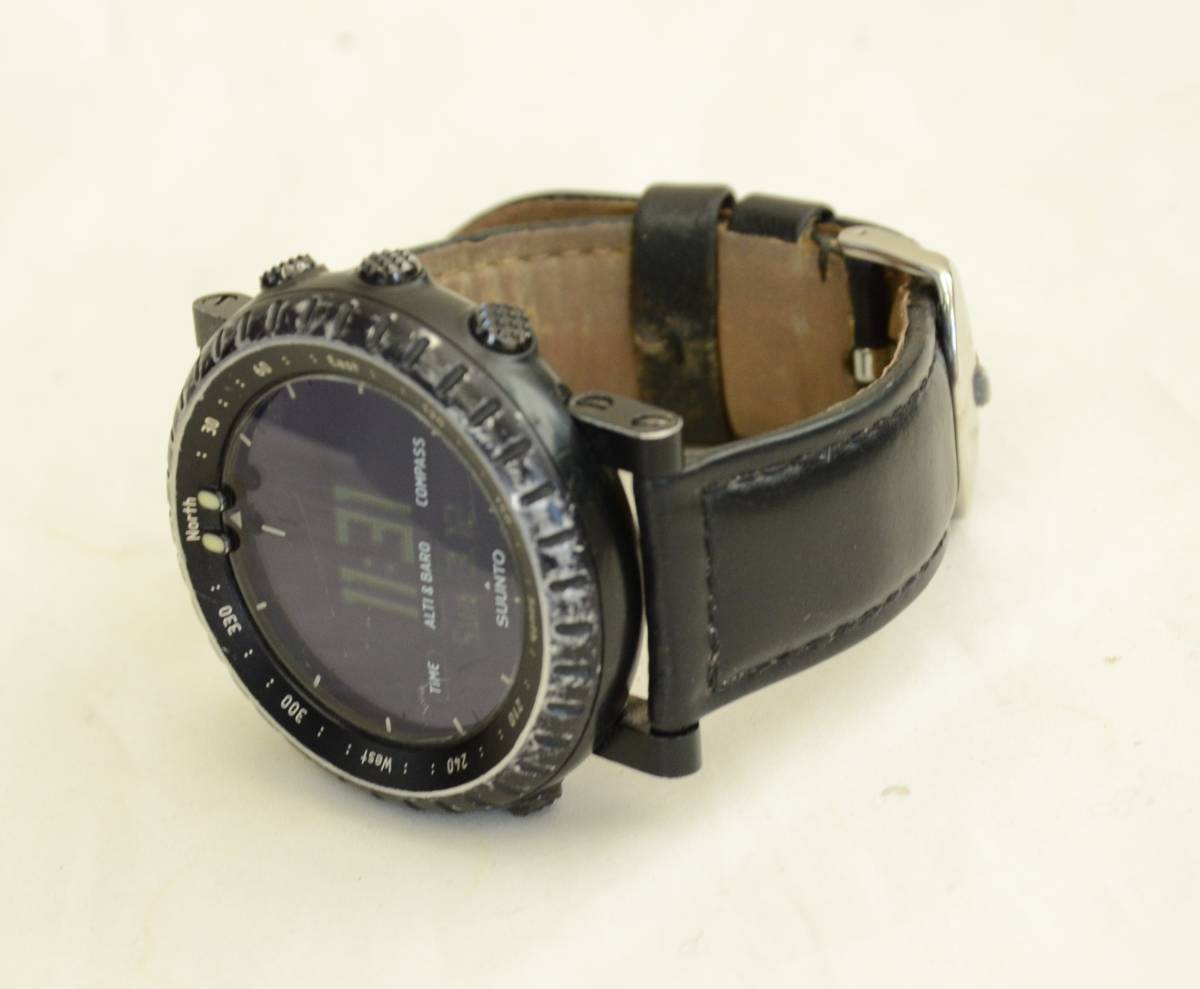 SUUNTO スント CORE コア 腕時計 稼働品 黒 スレあり_画像3