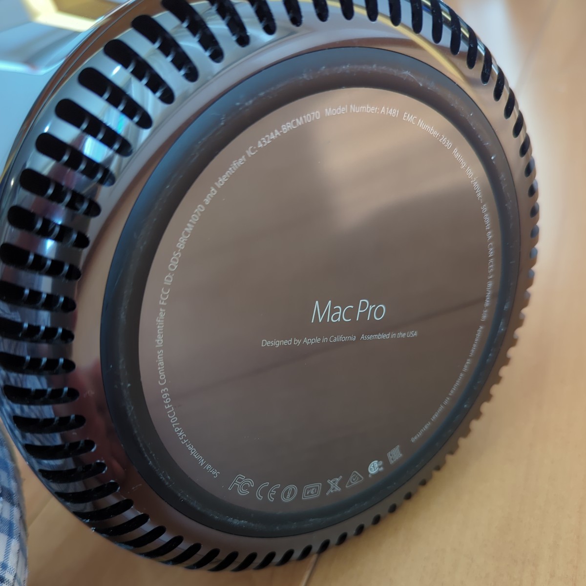 【中古品】MacPro 2013 A1481[Xeon E5 3.5GHz 6コア/RAM:64G/SSD:512GB/FirePro D500×2]Yosemite 動作品_画像6