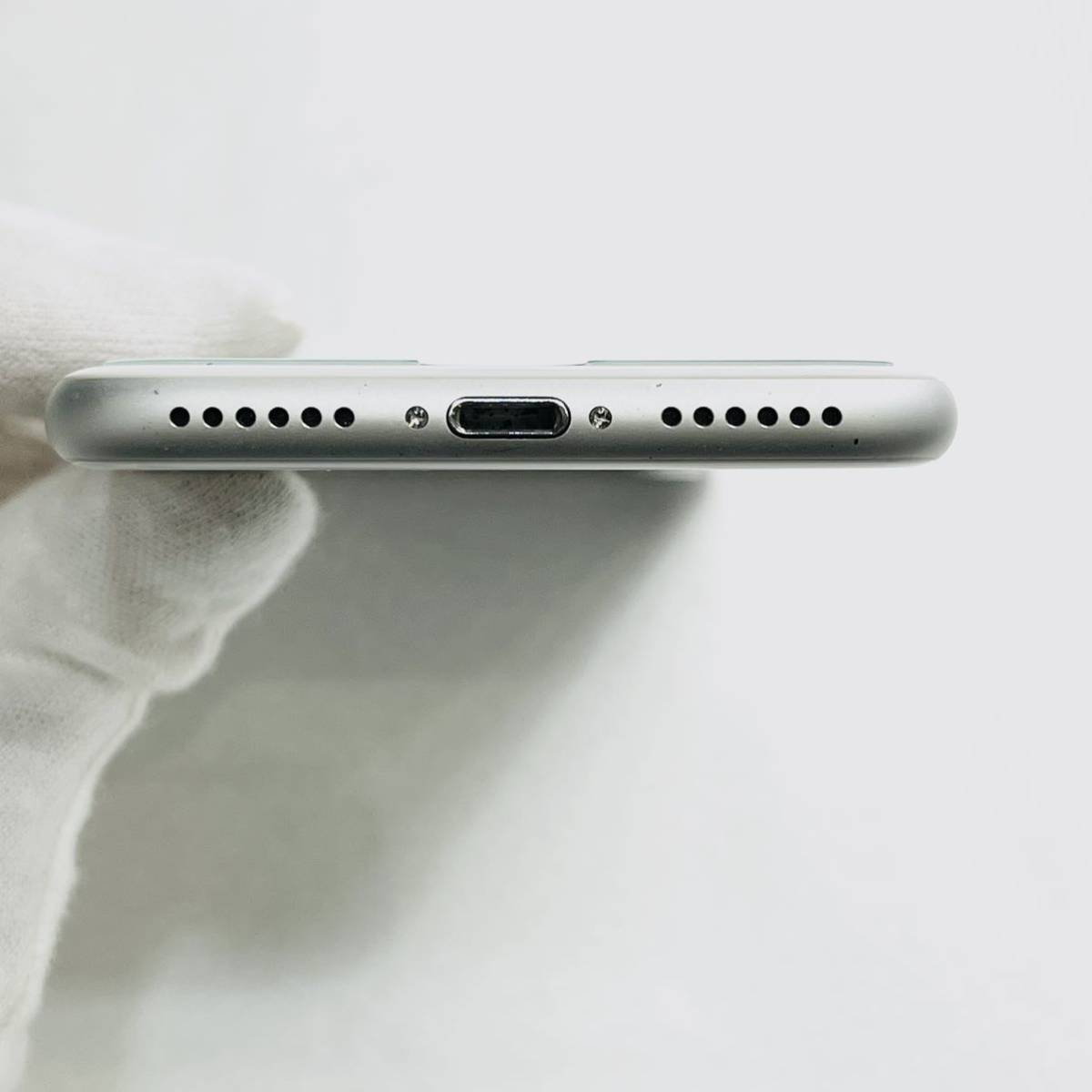 ◆1円スタート！ お買い得！ Apple iPhone 8 64GB ホワイト 白 KDDI◯判定 SIMロック解除済 バッテリー最大容量87% ◆/スマホ本体/_画像6