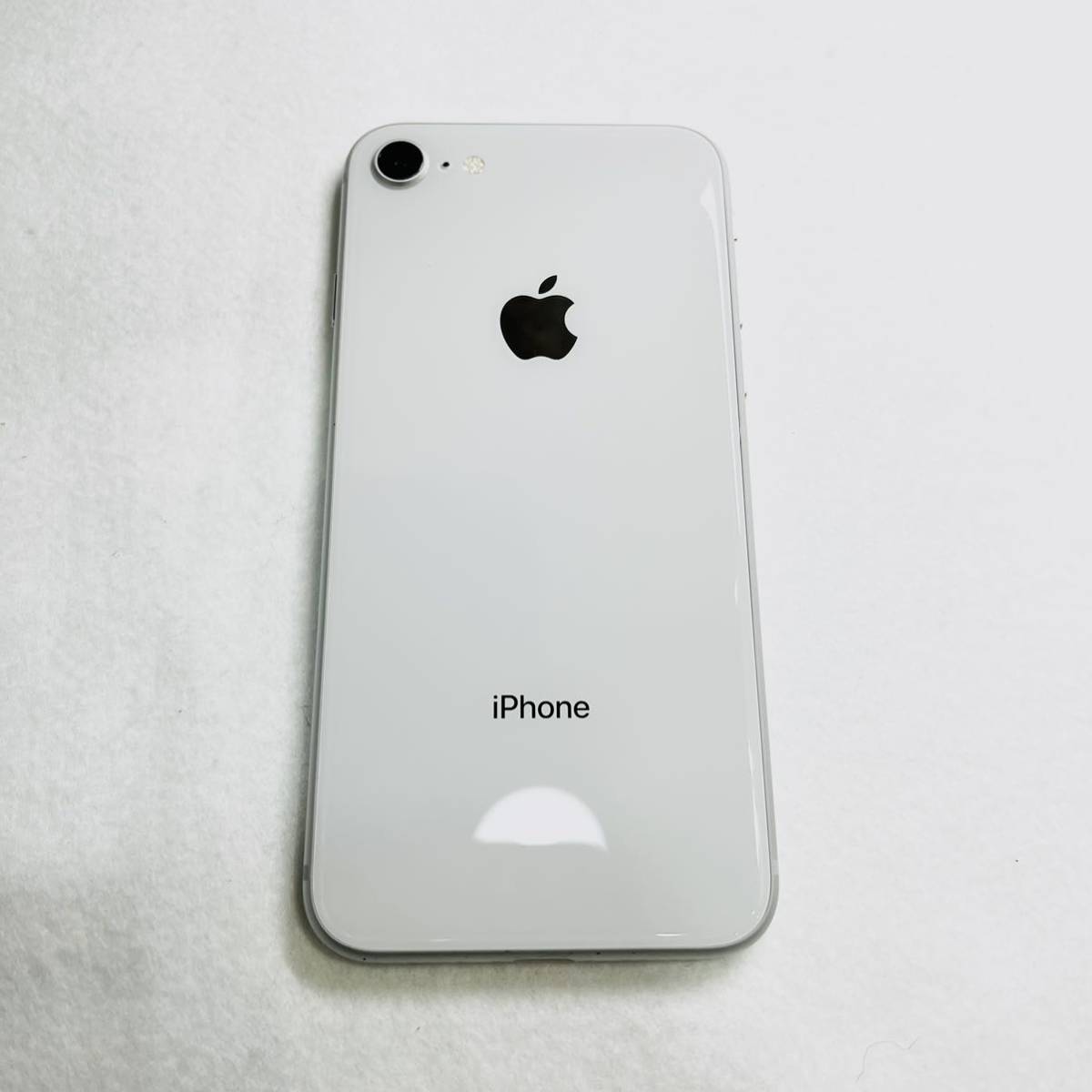 ◆1円スタート！ お買い得！ Apple iPhone 8 64GB ホワイト 白 KDDI◯判定 SIMロック解除済 バッテリー最大容量87% ◆/スマホ本体/_画像5