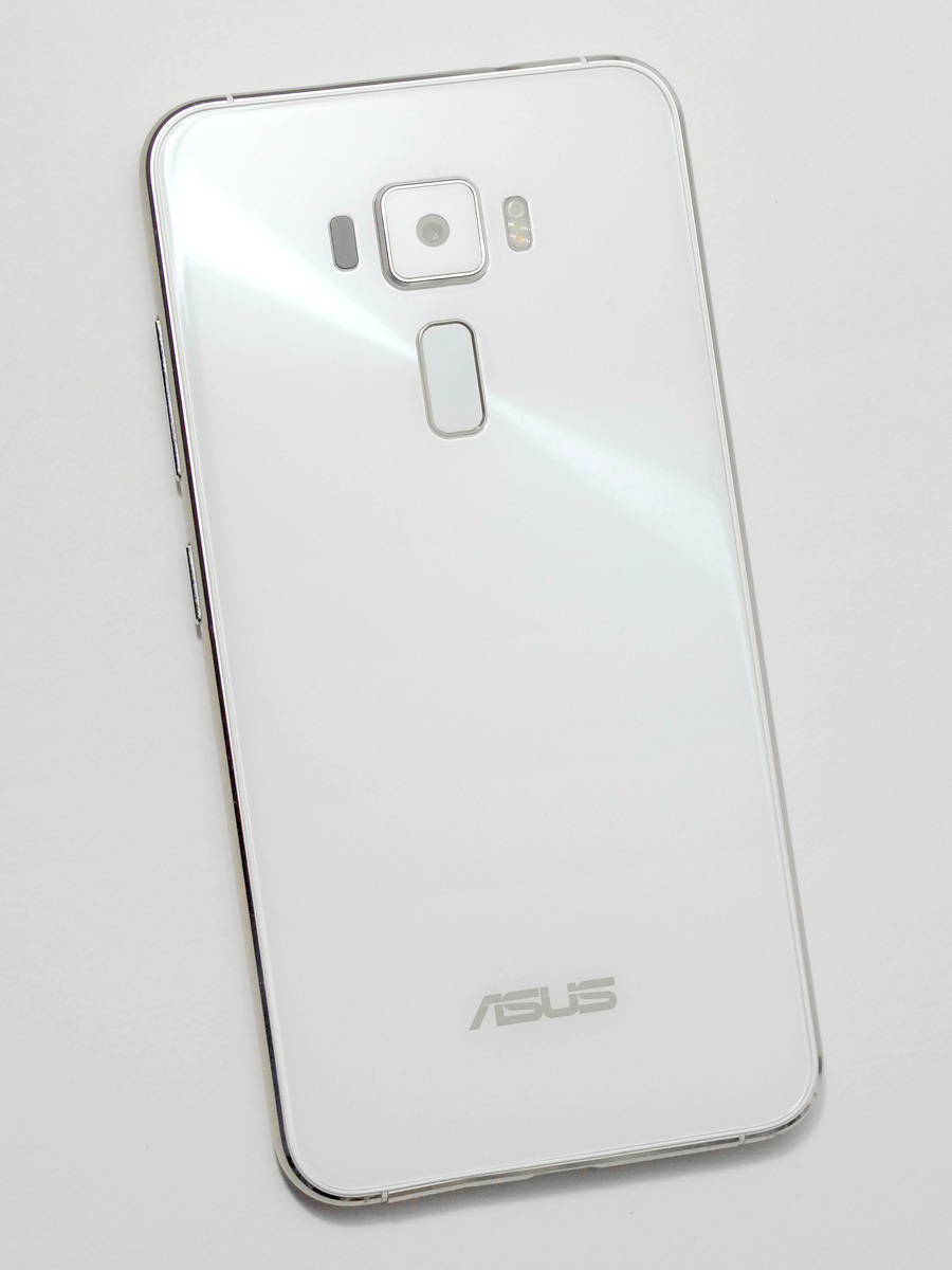 【送料無料】ASUS ZenFone 3 ホワイト SIMフリースマホ（楽天モバイル版） ZE520KL 中古動作品の画像3