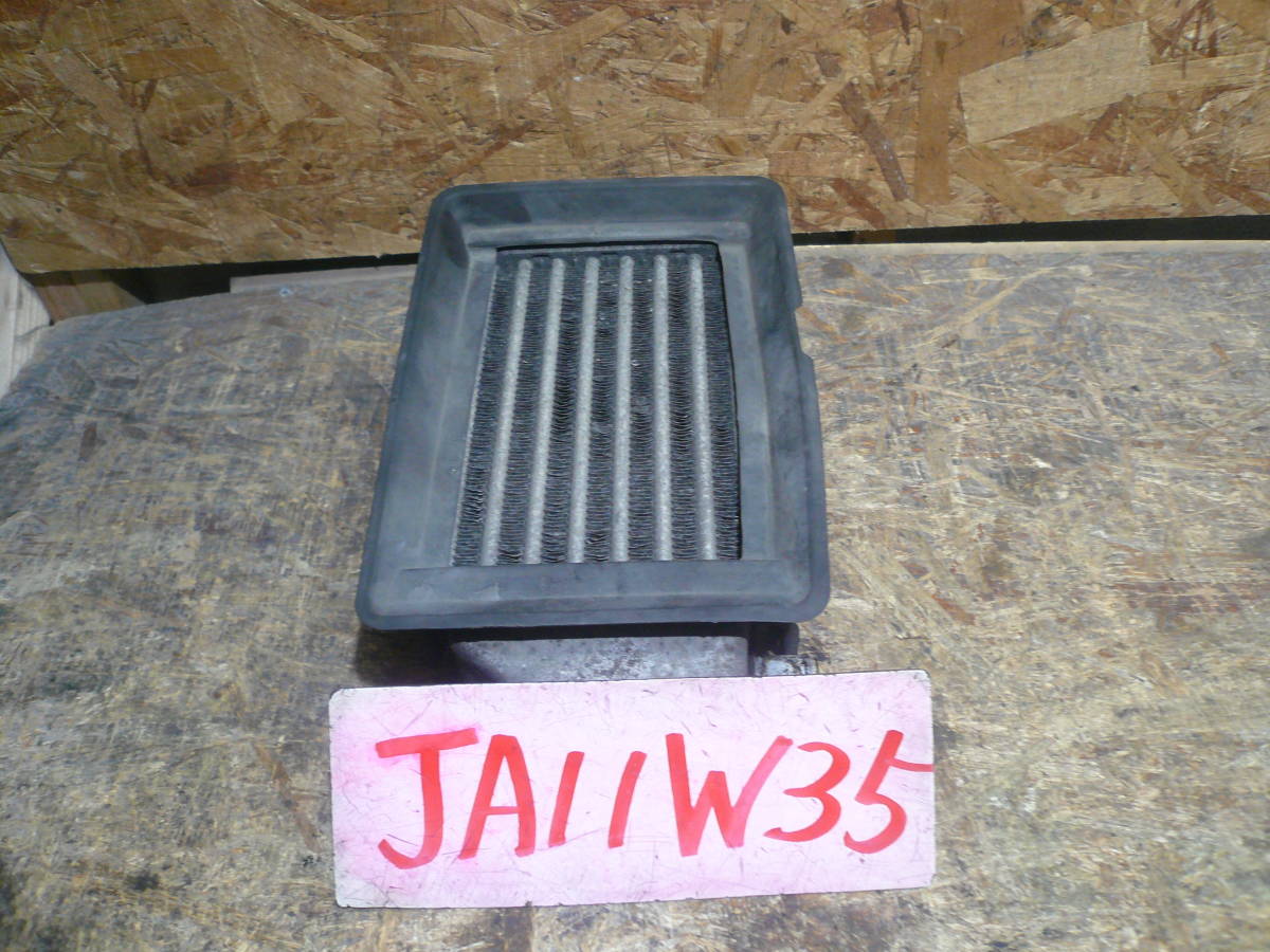 Ｗ３５　本州送料１２００円　ジムニー　ＪＡ１１　インタークーラー　５ＭＴ_画像1