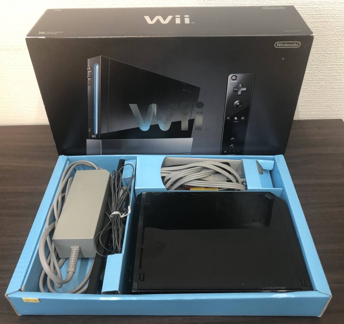 #4275 【中古品】　Nintendo 任天堂 Wii 本体 ブラック 黒 ゲーム 通電OK　（設置スタンドなし・説明書なし・ヌンチャクなし）_画像1