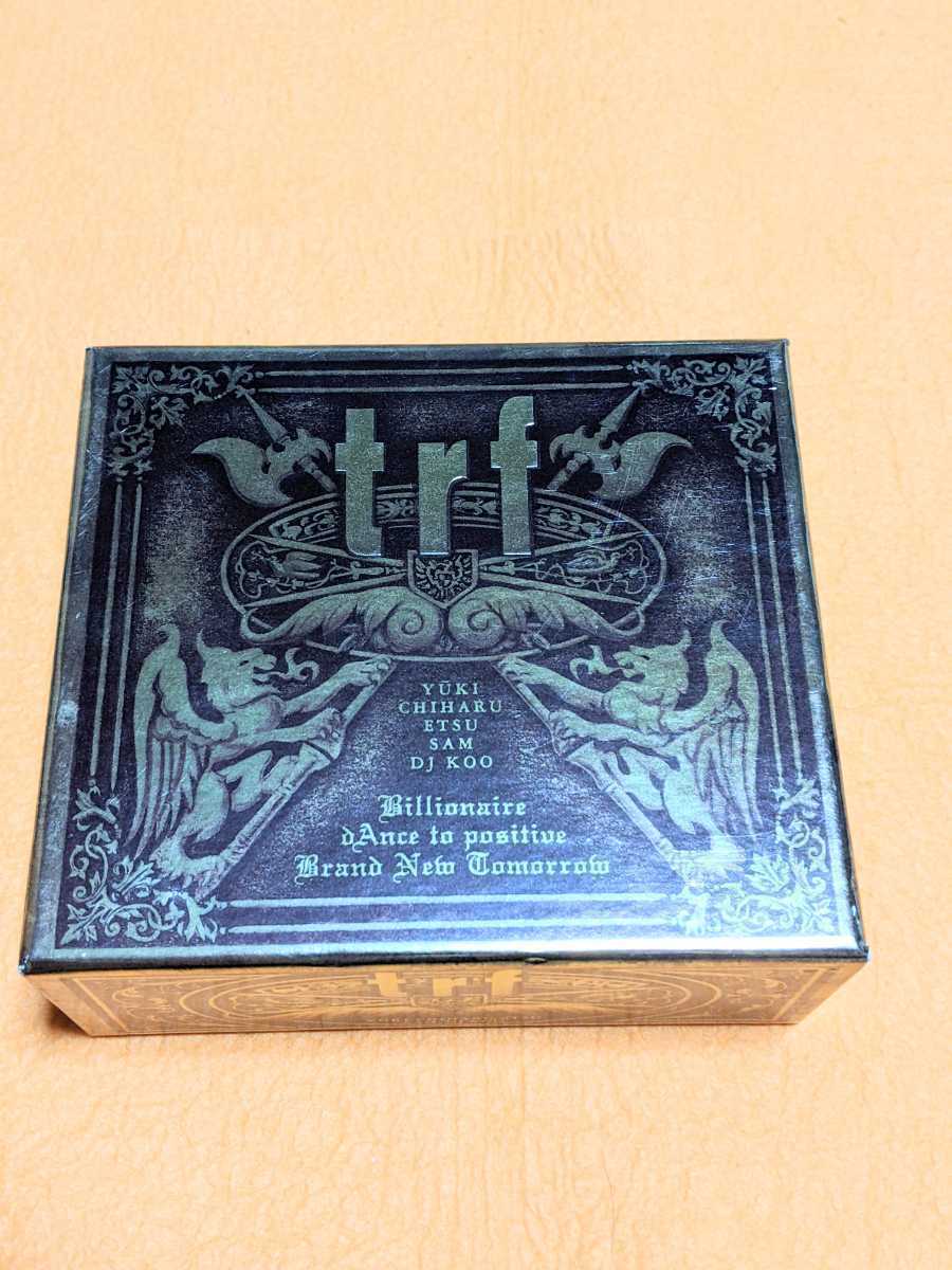trf『THE LIVE 3』CD3枚組　初回限定生産盤プレミアムゴールドBOX仕様、ブックレット&未使用キーホルダー付き、TRF『LOOP#1999』CD_画像2