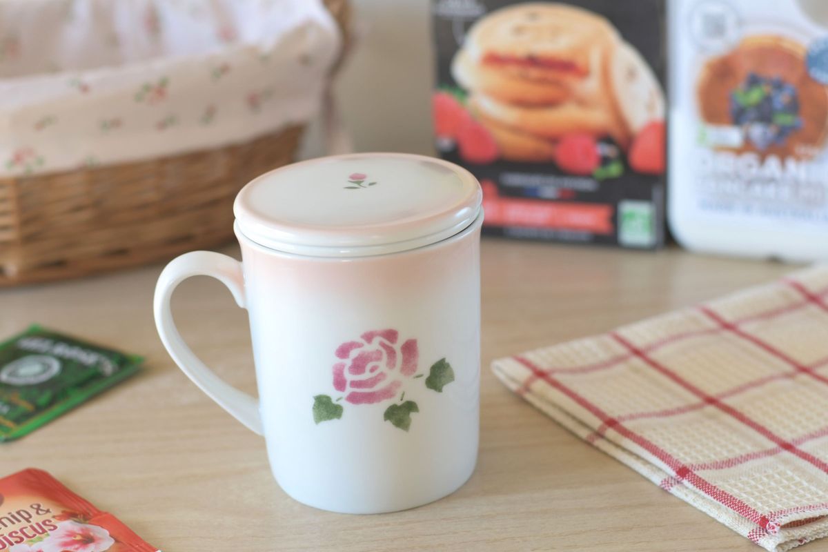 マニーローズ ルールデュテ　ストレーナー付き　茶こし付き　マグカップ　陶器 日本製　新品